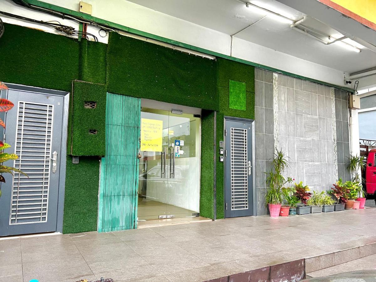Homestay 55 Johor Bahru Esterno foto