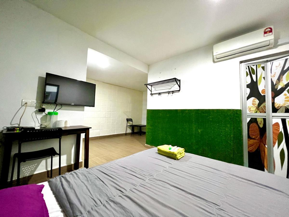 Homestay 55 Johor Bahru Esterno foto